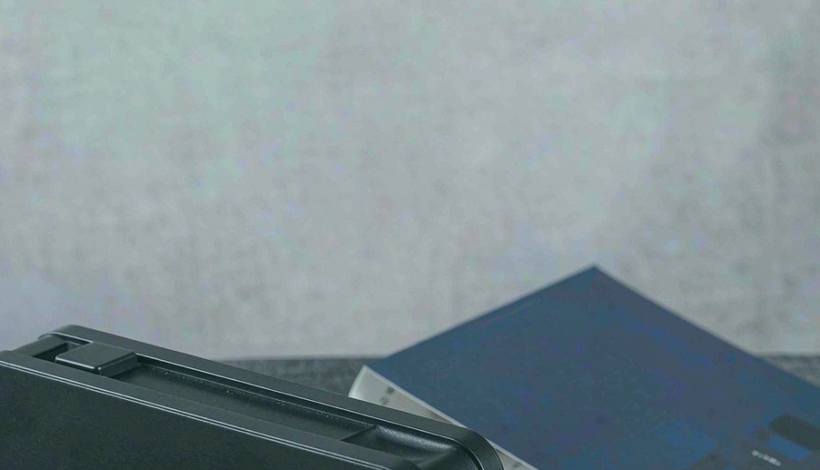 Bahrain Duty Free Original Authentic Vape packaging detail